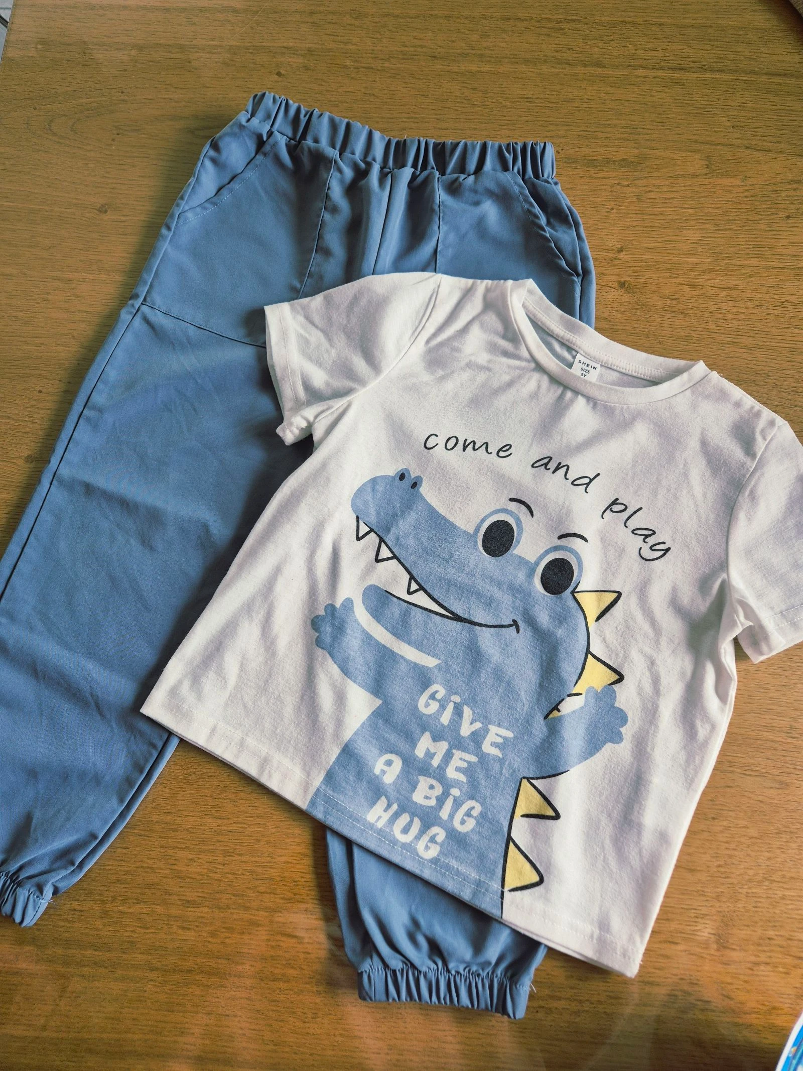 Ensemble été crocodile 5 ans